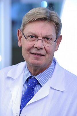 Arzt Dermatologe, Arzt der höchsten Kategorie Manfred Übellacker